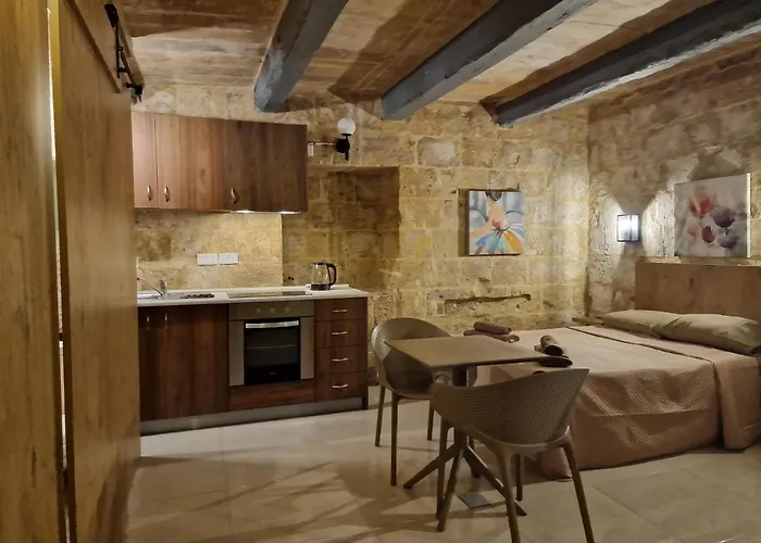 Renovated 16Th Century House In Valletta