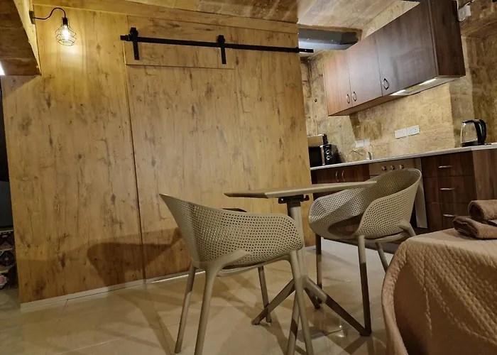 Renovated 16Th Century House In Valletta