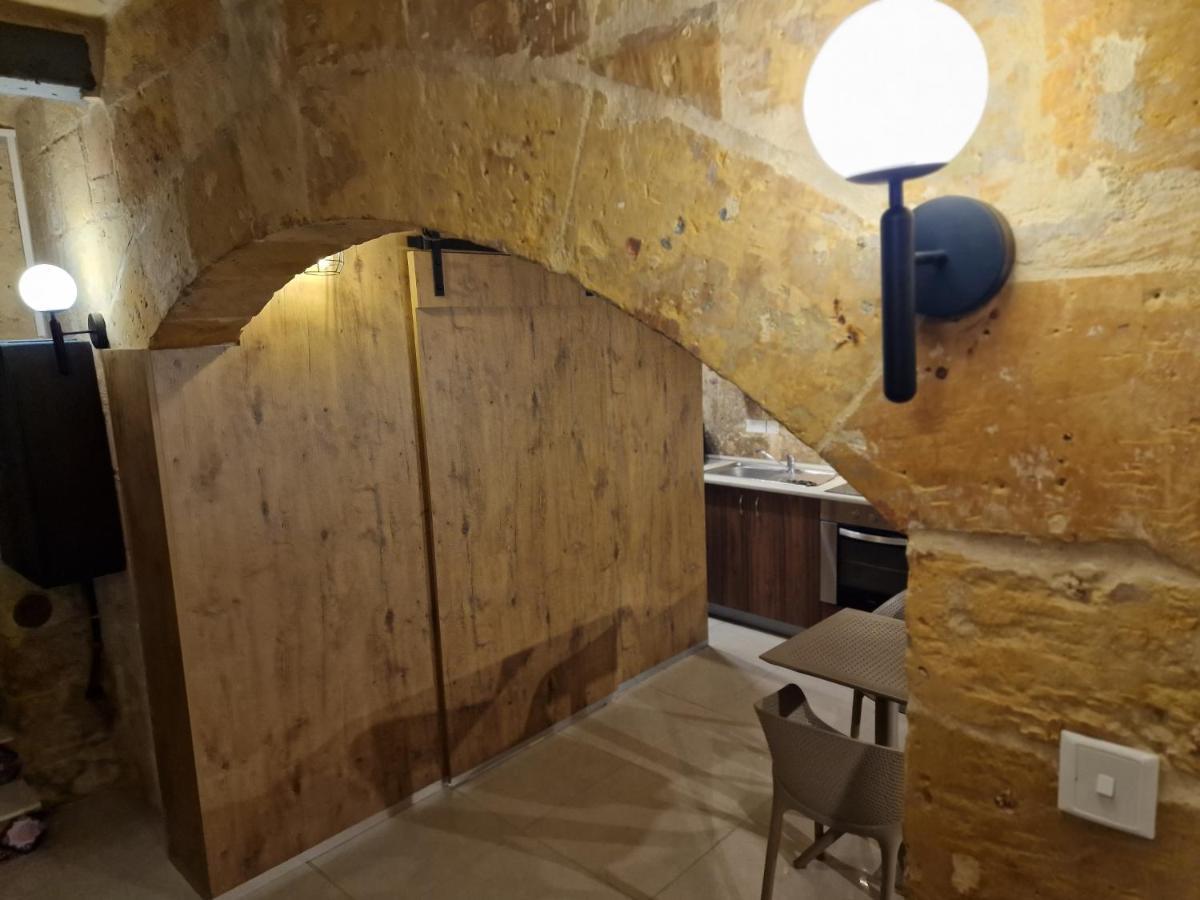 Hébergement de vacances Renovated 16th Century House In