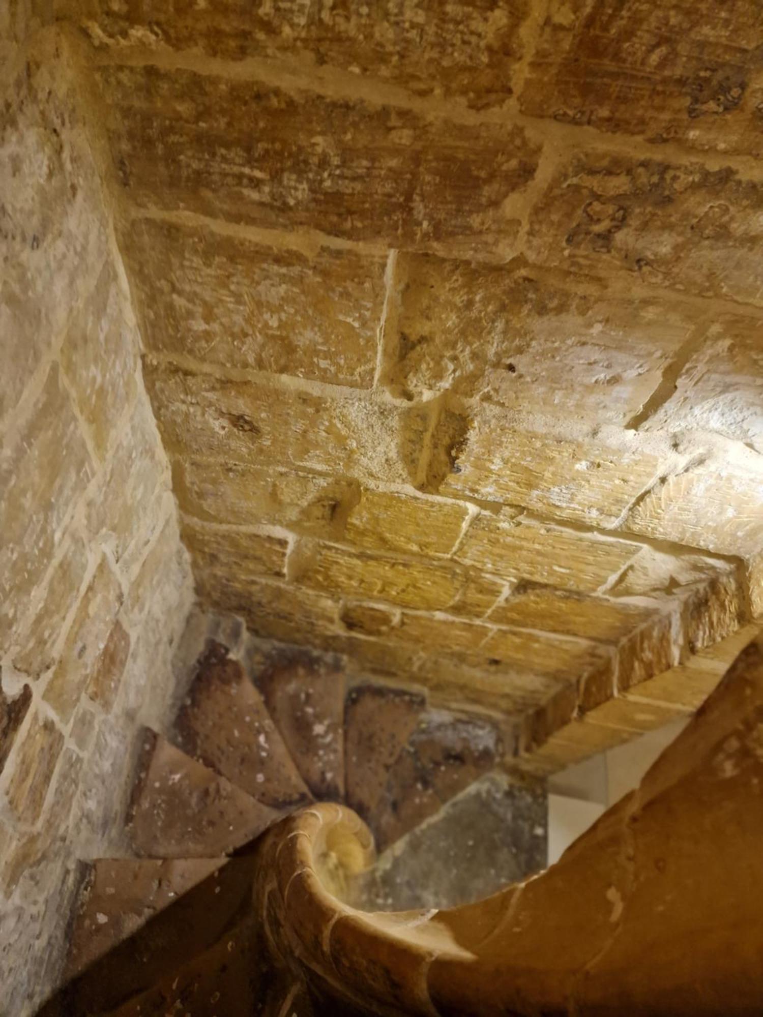 Vakantiehuis Renovated 16th Century House In